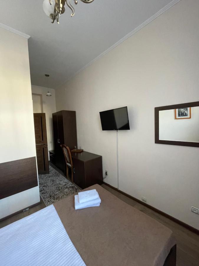 Belon Land Hotel Astana Bagian luar foto