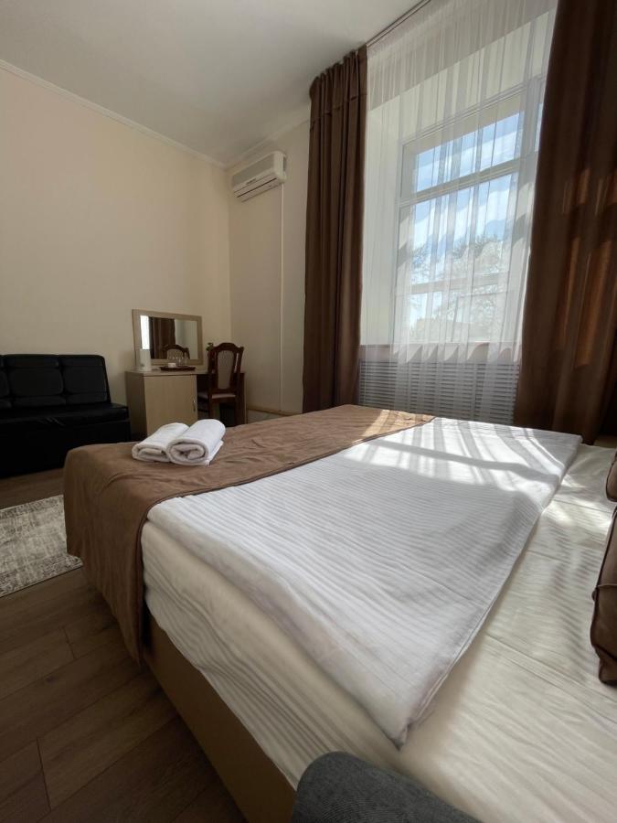 Belon Land Hotel Astana Bagian luar foto